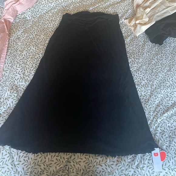 Lettuce hem mermaid maxi skirt - Picture 2 of 2